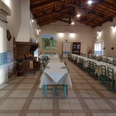 Agriturismo Agrifoglio San Giovanni Suergiu Bagian luar foto