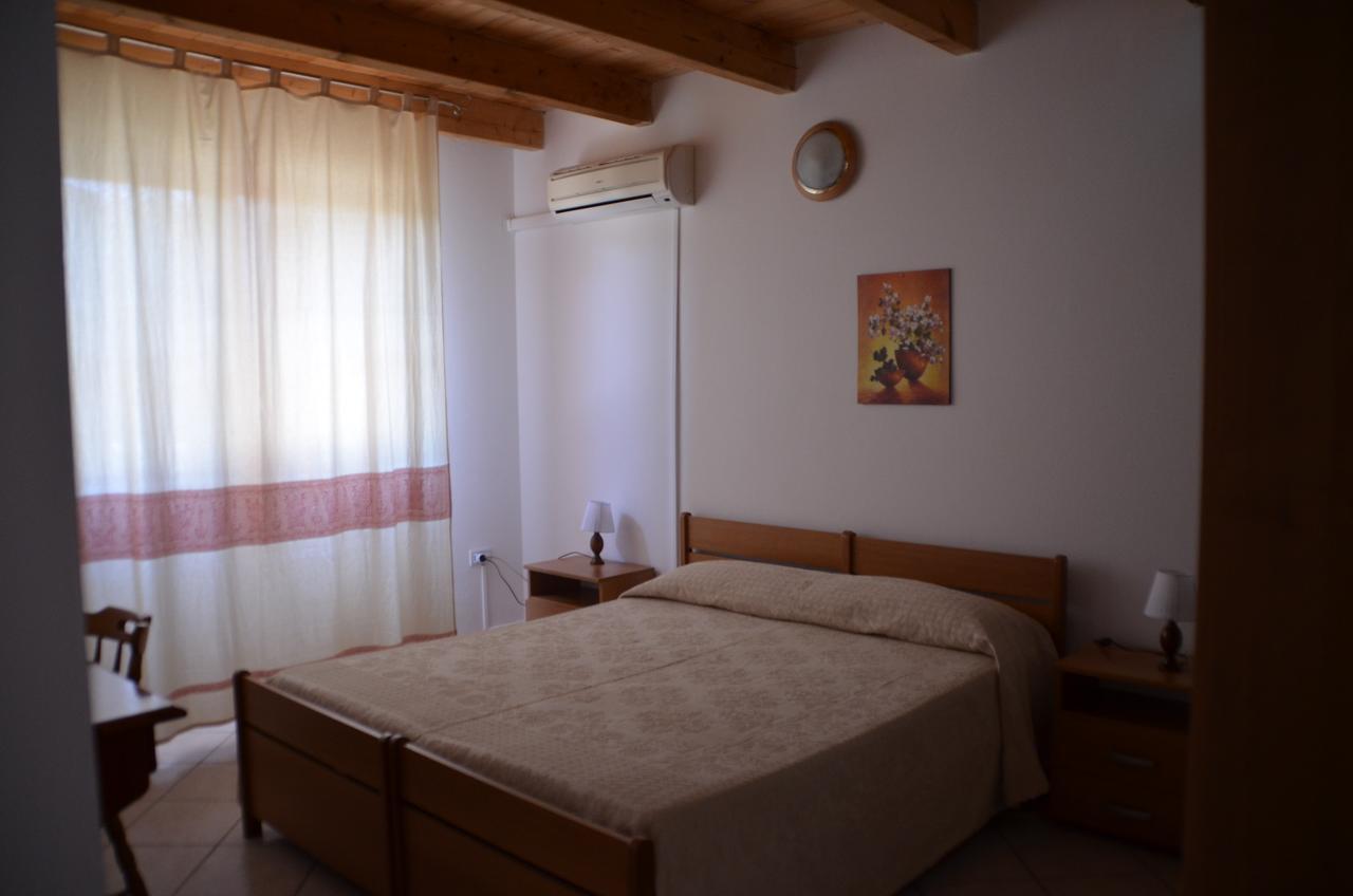 Agriturismo Agrifoglio San Giovanni Suergiu Bagian luar foto