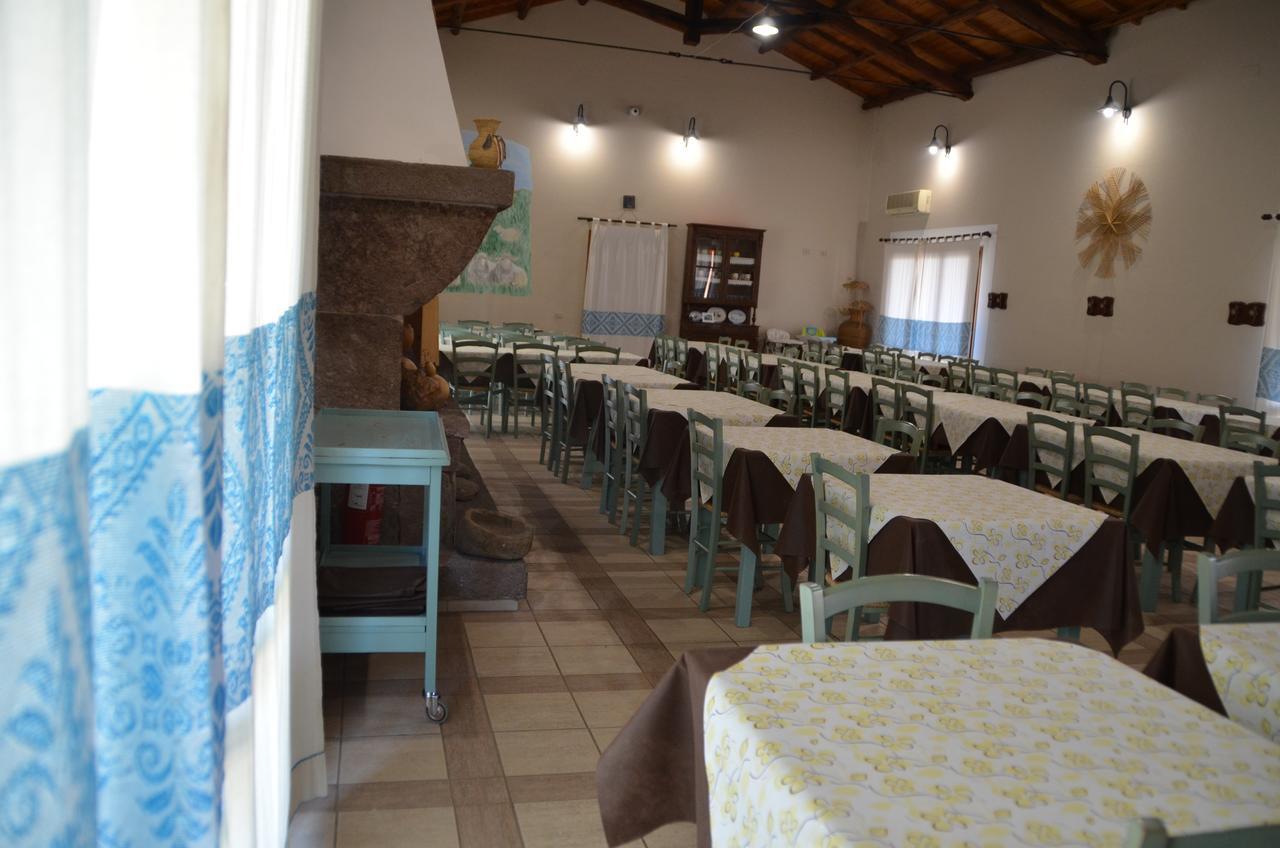 Agriturismo Agrifoglio San Giovanni Suergiu Bagian luar foto